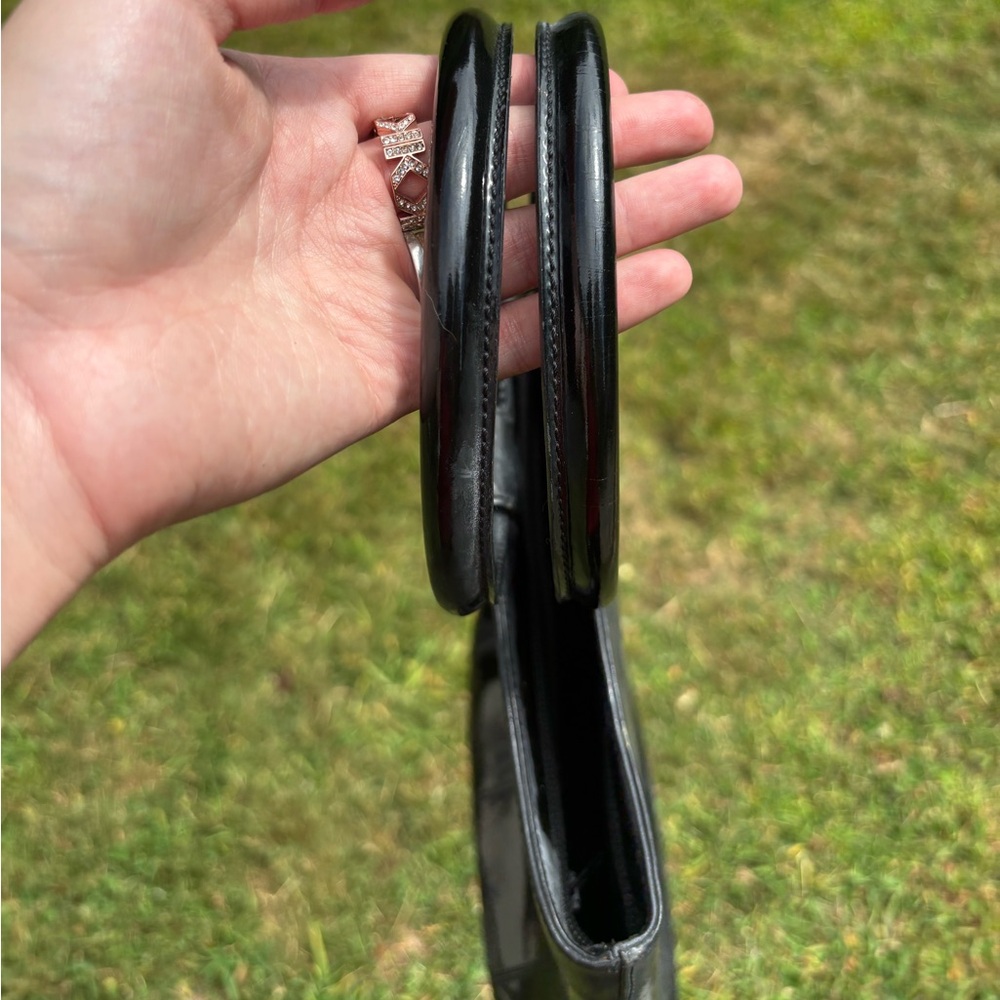 Black Leather Circle-Handle Women’s Bag - Picture 12 of 13